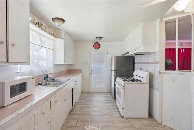 8802 Los Flores, Buena Park, CA 90620