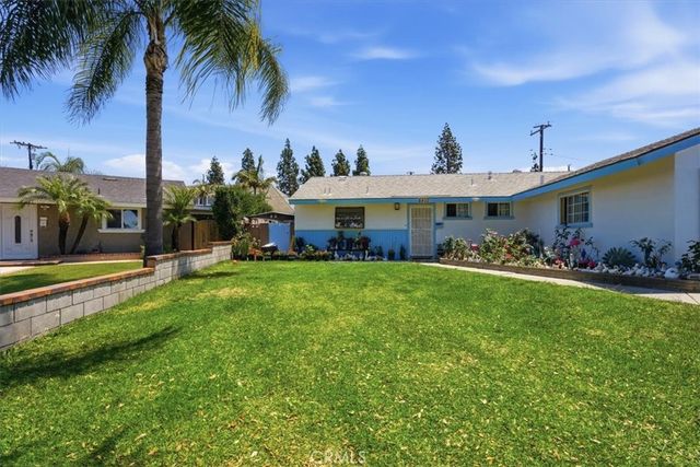 8802 Los Flores, Buena Park, CA 90620