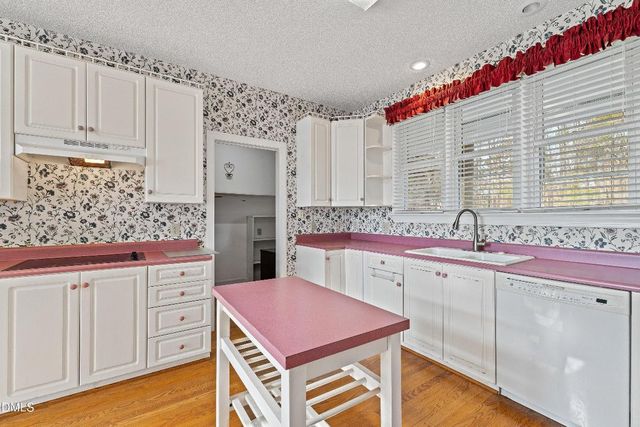 3621 Pine Hollow Drive, Clayton, NC 27520