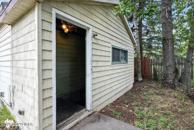 4204 Greenland Drive, Anchorage, AK 99517