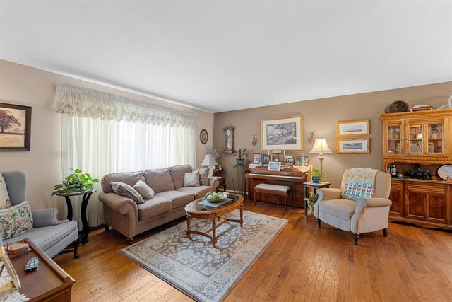 2042 Lewis Ave, Salina, KS 67401