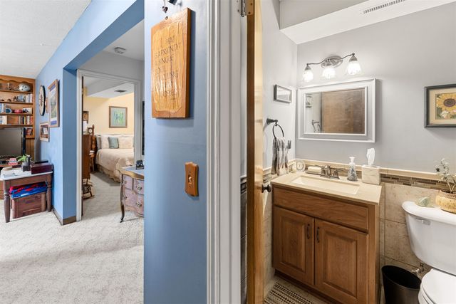 2042 Lewis Ave, Salina, KS 67401