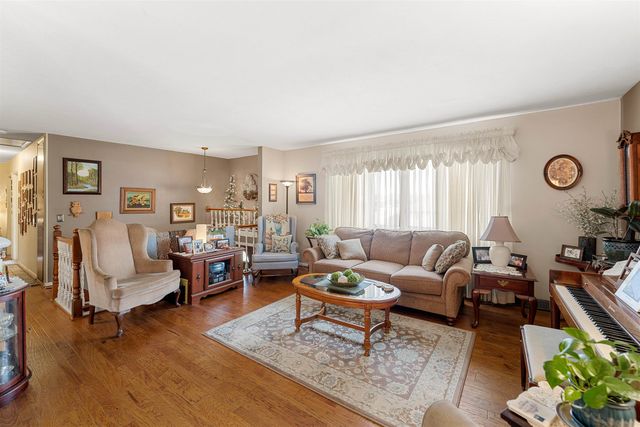 2042 Lewis Ave, Salina, KS 67401