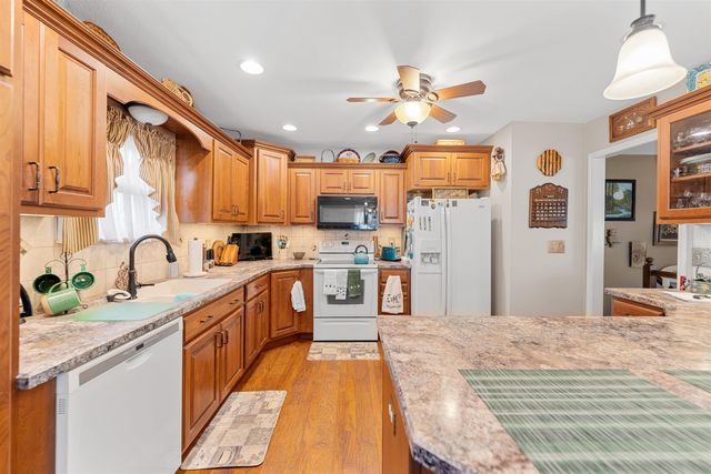 2042 Lewis Ave, Salina, KS 67401