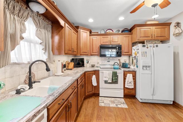 2042 Lewis Ave, Salina, KS 67401