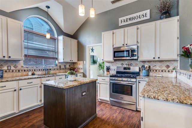 2324 Gatwick Court, Flower Mound, TX 75028