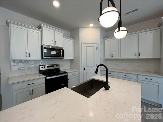 11031 Pagebrook Lane, Charlotte, NC 28214