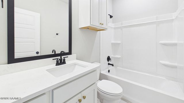 107 Belle Lake Drive, Lafayette, LA 70506