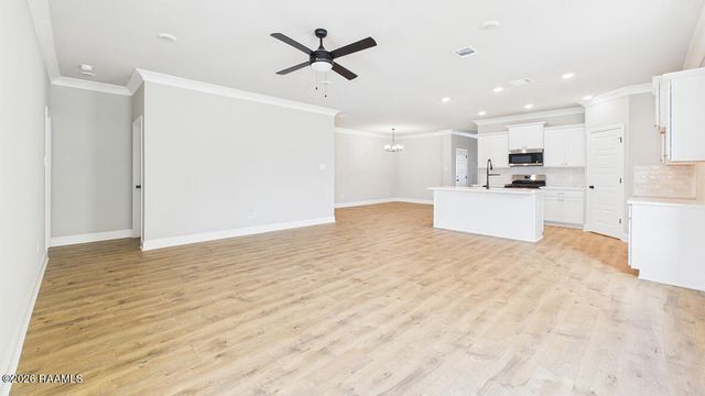 107 Belle Lake Drive, Lafayette, LA 70506