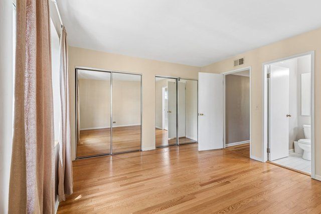 140 Green Bay Road 2, Glencoe, IL 60022