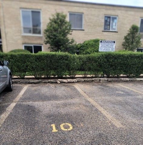 140 Green Bay Road 2, Glencoe, IL 60022