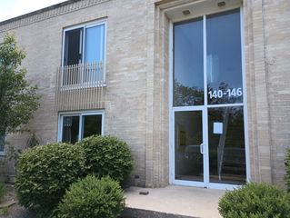 140 Green Bay Road 2, Glencoe, IL 60022