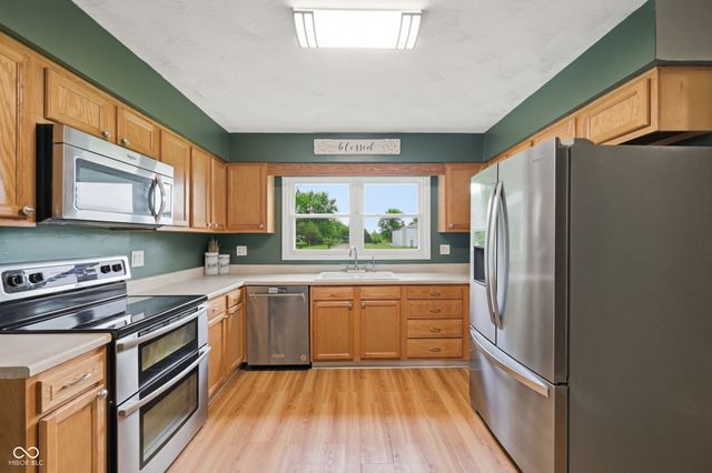 2716 S Meridian Road, Greenfield, IN 46140