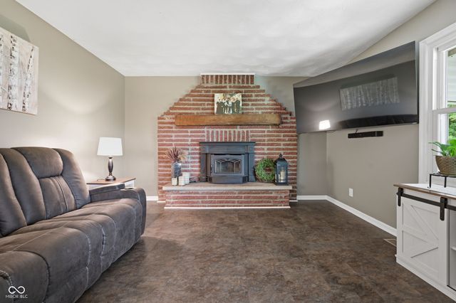 2716 S Meridian Road, Greenfield, IN 46140