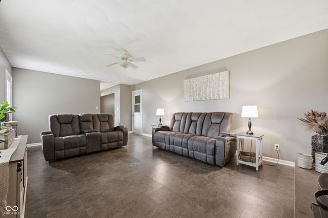 2716 S Meridian Road, Greenfield, IN 46140