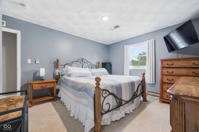 2716 S Meridian Road, Greenfield, IN 46140