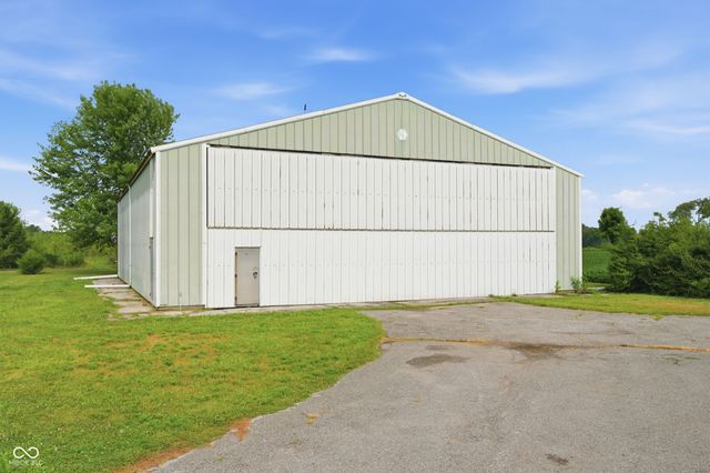 2716 S Meridian Road, Greenfield, IN 46140