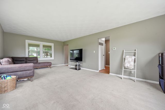 2716 S Meridian Road, Greenfield, IN 46140