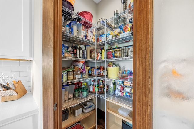3176 Artesian Road, Marion, IA 52302