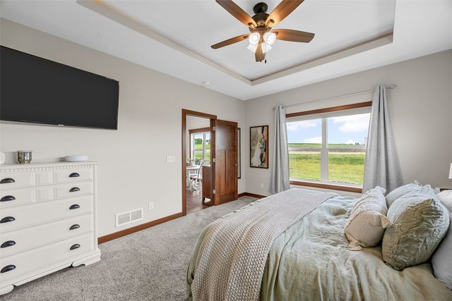 3176 Artesian Road, Marion, IA 52302