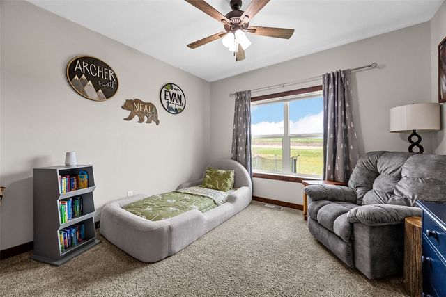 3176 Artesian Road, Marion, IA 52302