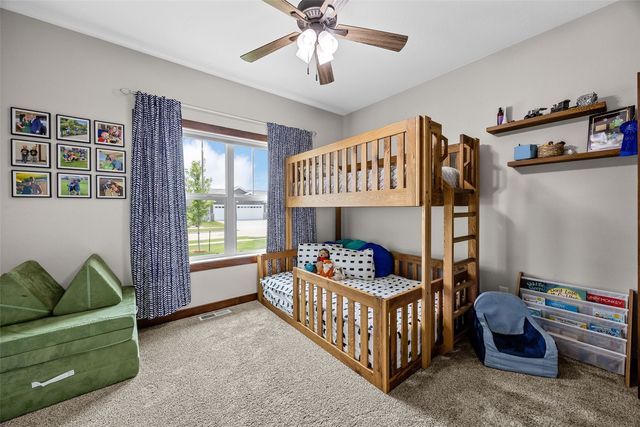 3176 Artesian Road, Marion, IA 52302