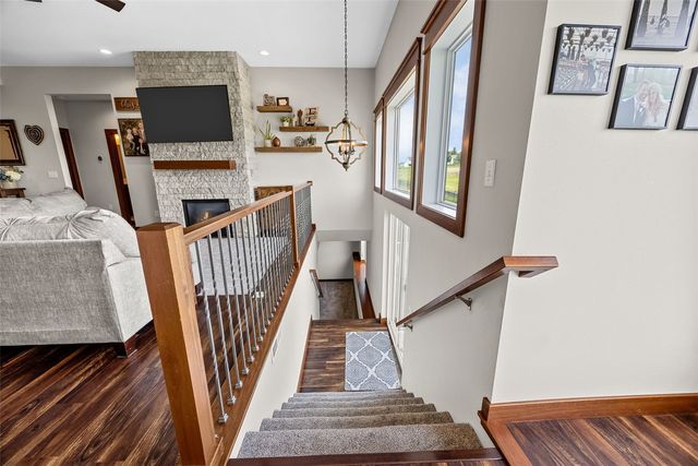 3176 Artesian Road, Marion, IA 52302