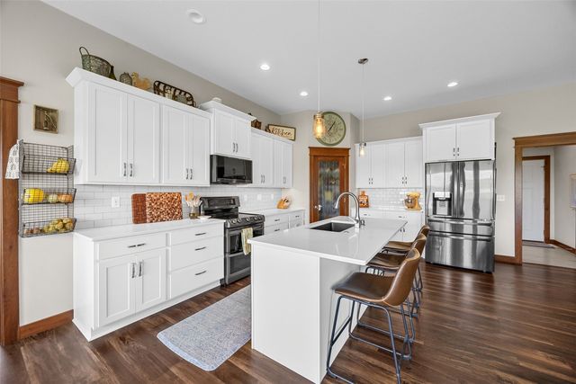 3176 Artesian Road, Marion, IA 52302