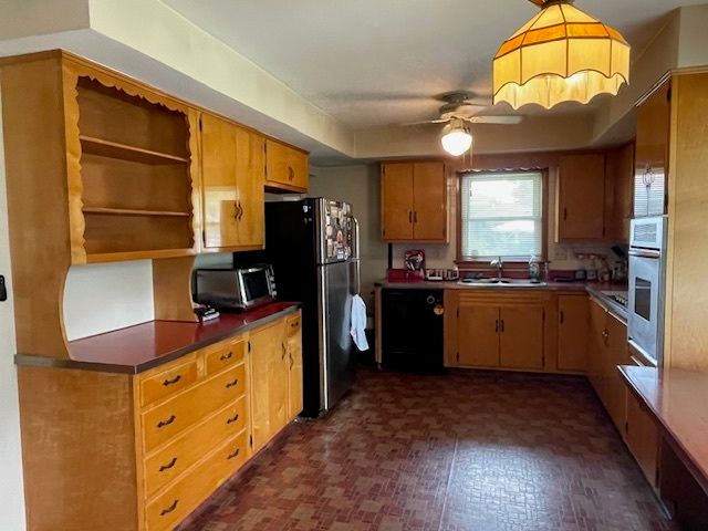 802 Westminster Road, Joliet, IL 60435