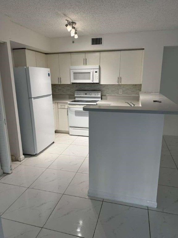 4856 N State Road 7 103, Pompano Beach, FL 33073