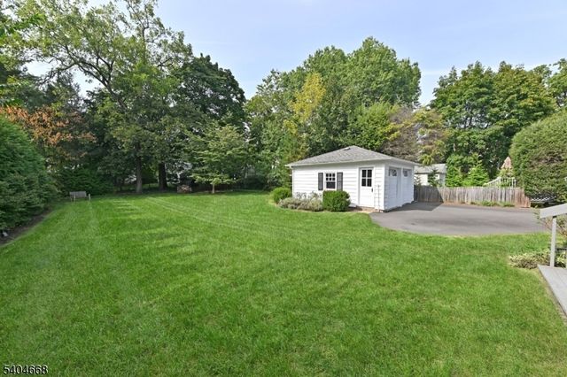 18 Tonawanda Rd, Glen Rock Boro, NJ 07452