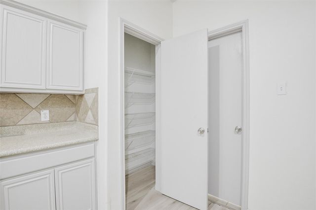 6627 Stonecross Creek Lane, Katy, TX 77449
