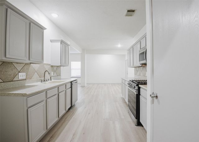 6627 Stonecross Creek Lane, Katy, TX 77449