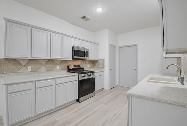 6627 Stonecross Creek Lane, Katy, TX 77449