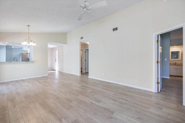 856 CHATHAM DRIVE 856, Venice, FL 34285