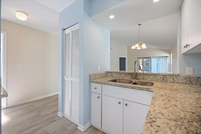 856 CHATHAM DRIVE 856, Venice, FL 34285