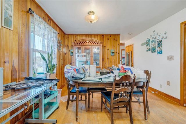 1102 Maiden LN, Bedford, VA 24523