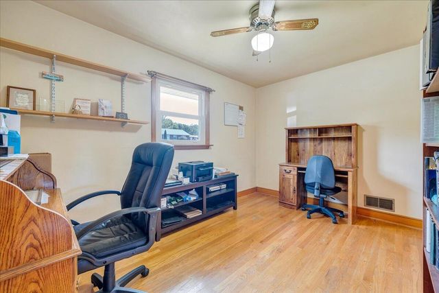 1102 Maiden LN, Bedford, VA 24523