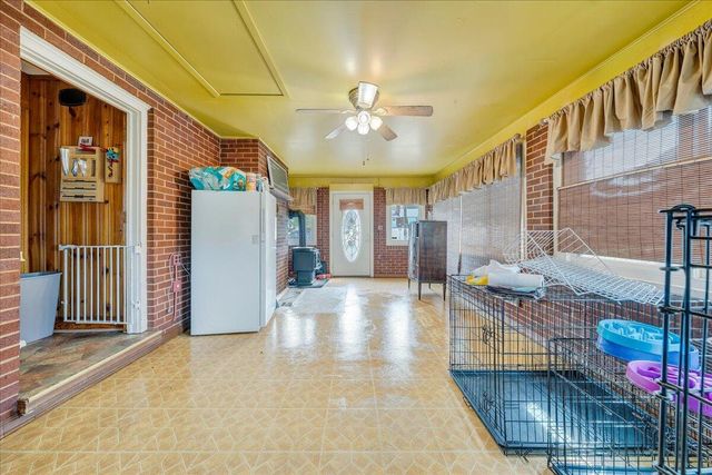 1102 Maiden LN, Bedford, VA 24523