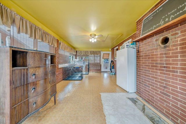 1102 Maiden LN, Bedford, VA 24523