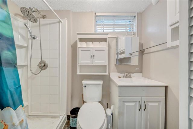 1102 Maiden LN, Bedford, VA 24523