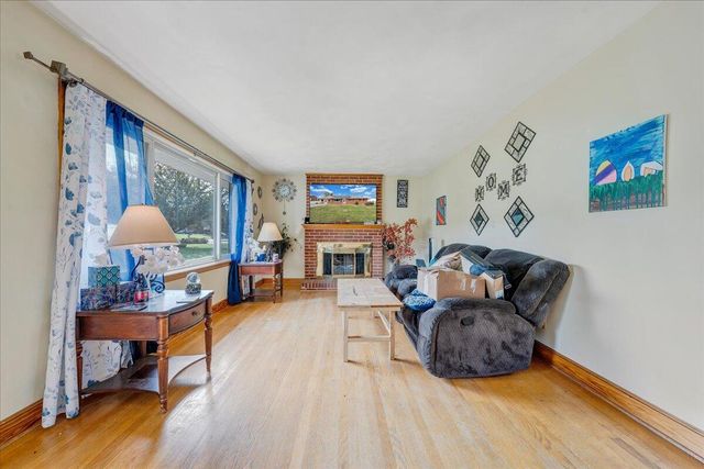 1102 Maiden LN, Bedford, VA 24523