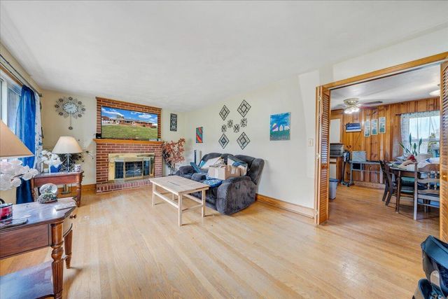 1102 Maiden LN, Bedford, VA 24523