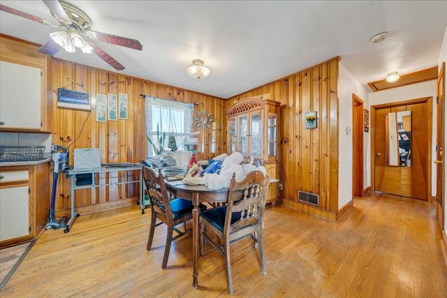 1102 Maiden LN, Bedford, VA 24523