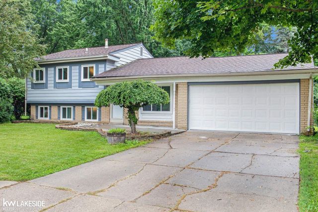 3675 Anvil Drive, Troy, MI 48083