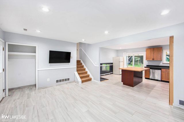 3675 Anvil Drive, Troy, MI 48083