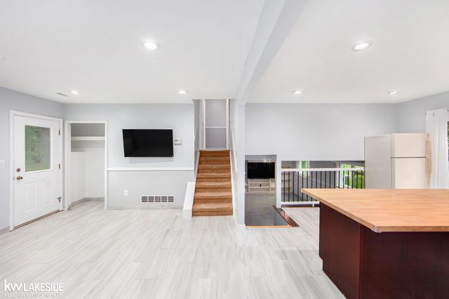 3675 Anvil Drive, Troy, MI 48083