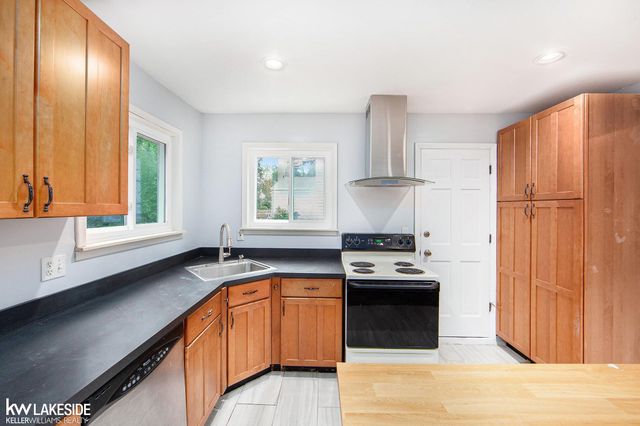 3675 Anvil Drive, Troy, MI 48083