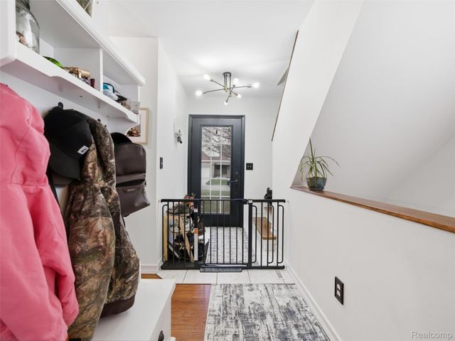 567 Greens Way Boulevard, Lapeer, MI 48446