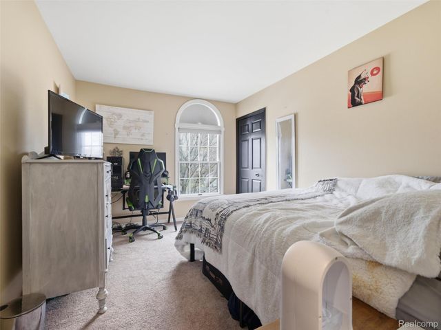 567 Greens Way Boulevard, Lapeer, MI 48446